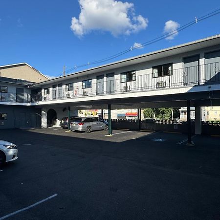 Essence Express Elizabeth Ewr Airport Hotell Exteriör bild