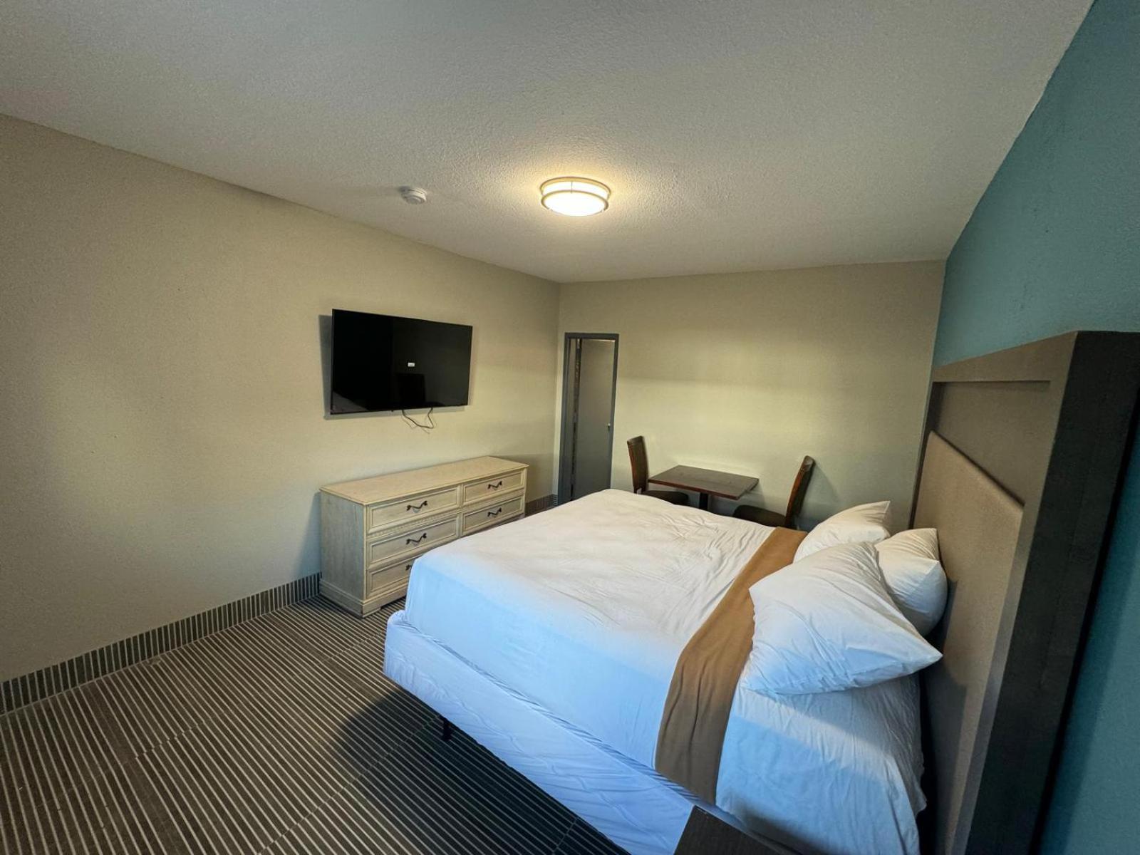Essence Express Elizabeth Ewr Airport Hotell Exteriör bild